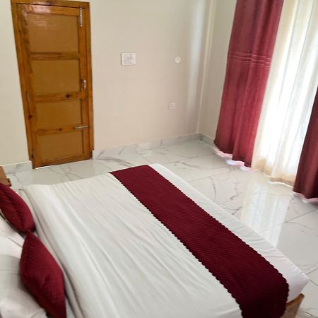 Himalayan Hill Top Resort 카나탈 외부 사진
