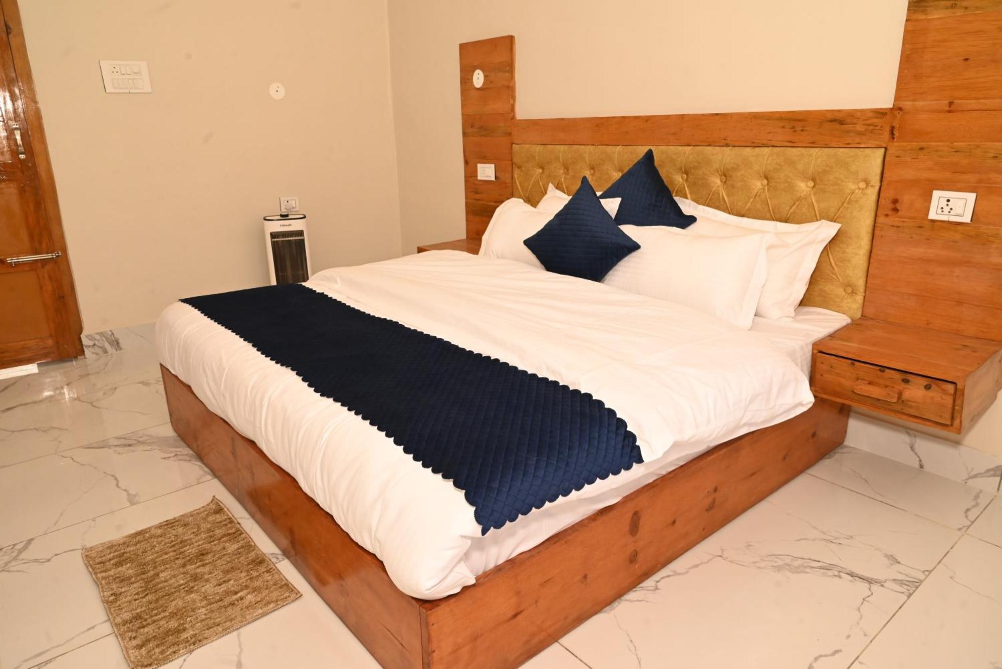 Himalayan Hill Top Resort 카나탈 외부 사진
