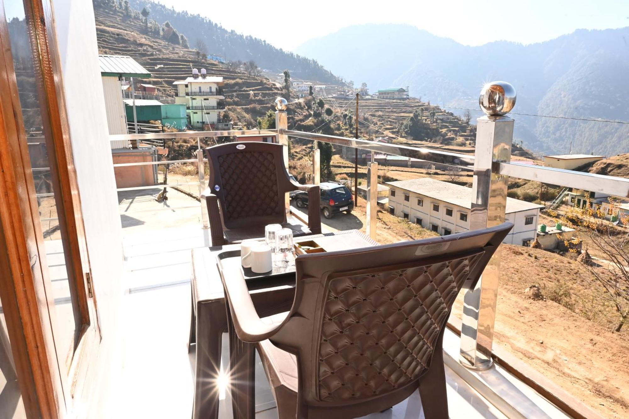 Himalayan Hill Top Resort 카나탈 외부 사진