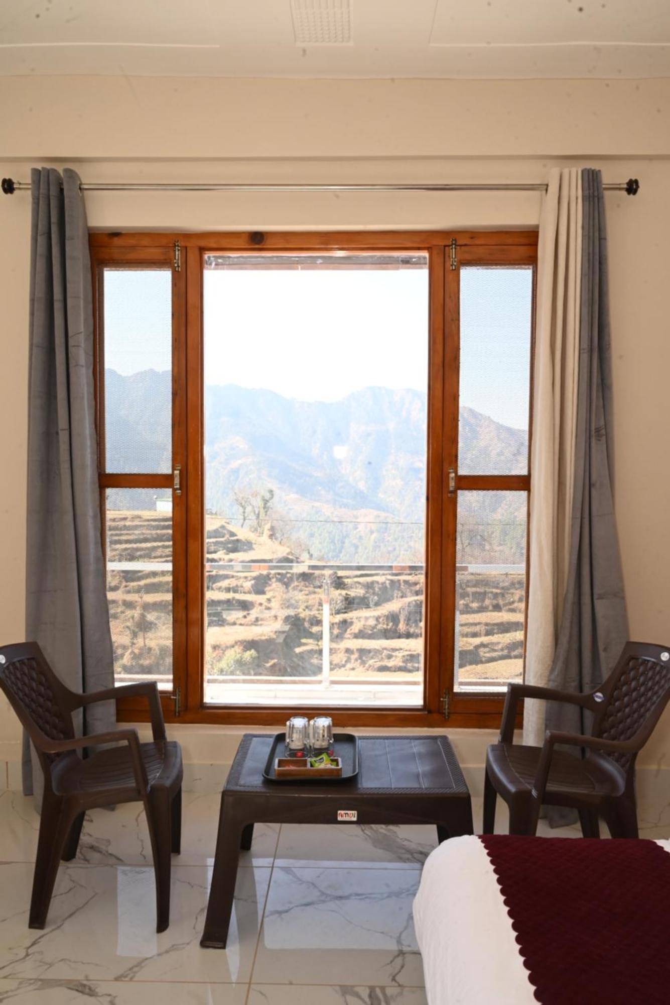 Himalayan Hill Top Resort 카나탈 외부 사진
