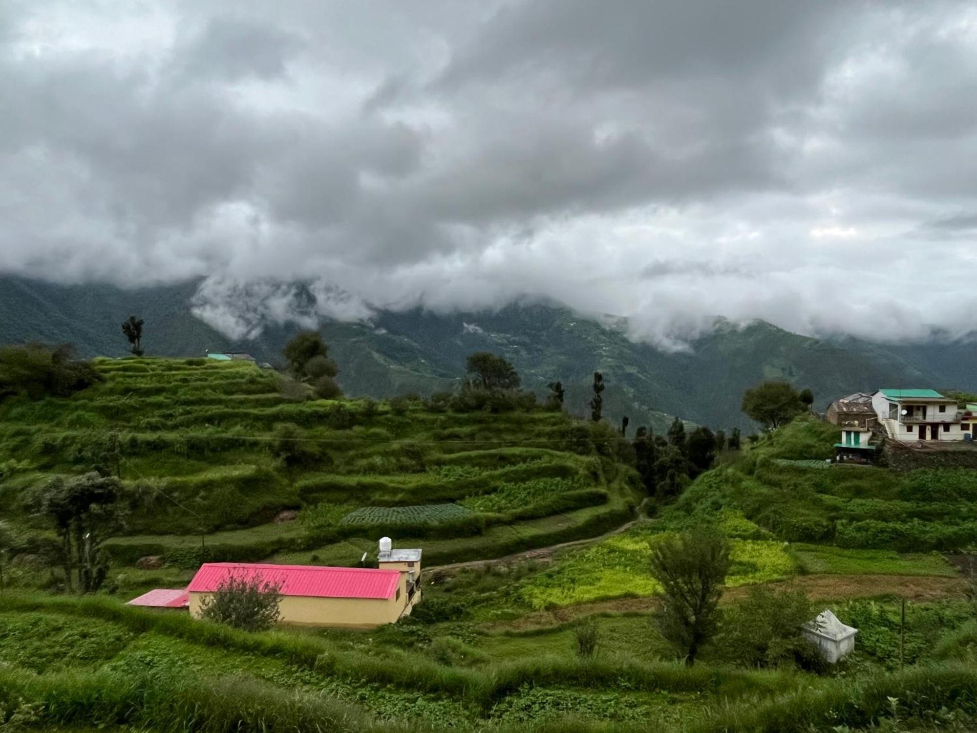 Himalayan Hill Top Resort 카나탈 외부 사진