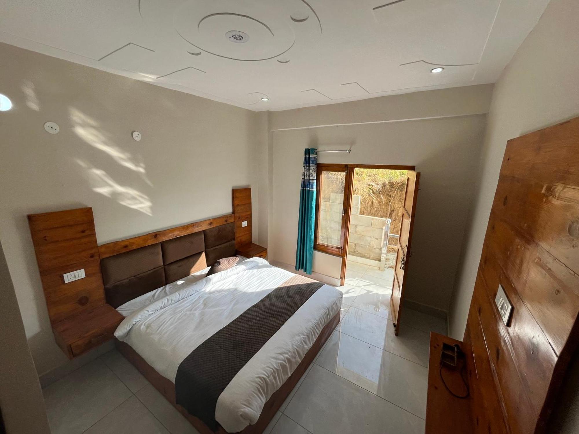 Himalayan Hill Top Resort 카나탈 외부 사진