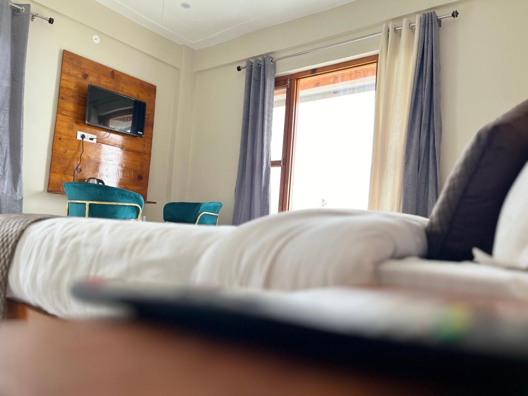 Himalayan Hill Top Resort 카나탈 외부 사진
