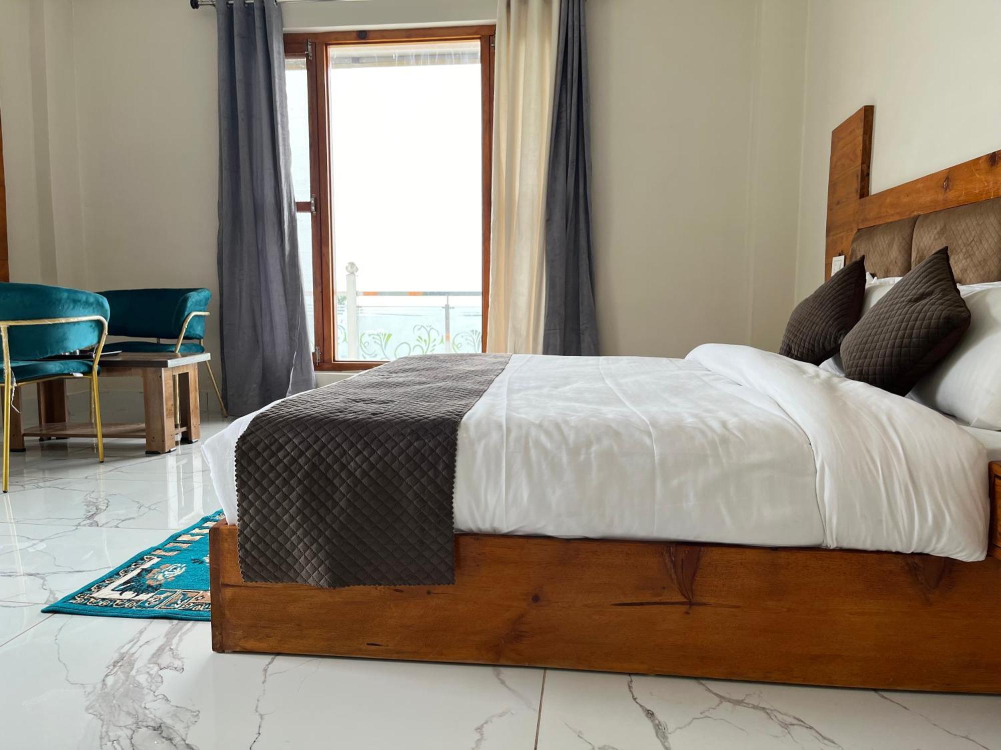 Himalayan Hill Top Resort 카나탈 외부 사진